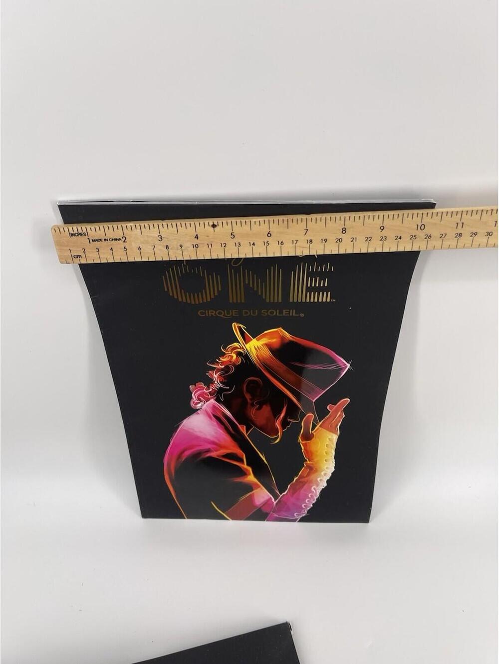 Michael Jackson ONE Cirque Du Soleil Memorabilia Lot Books & 4 Folders - Picture 11 of 12